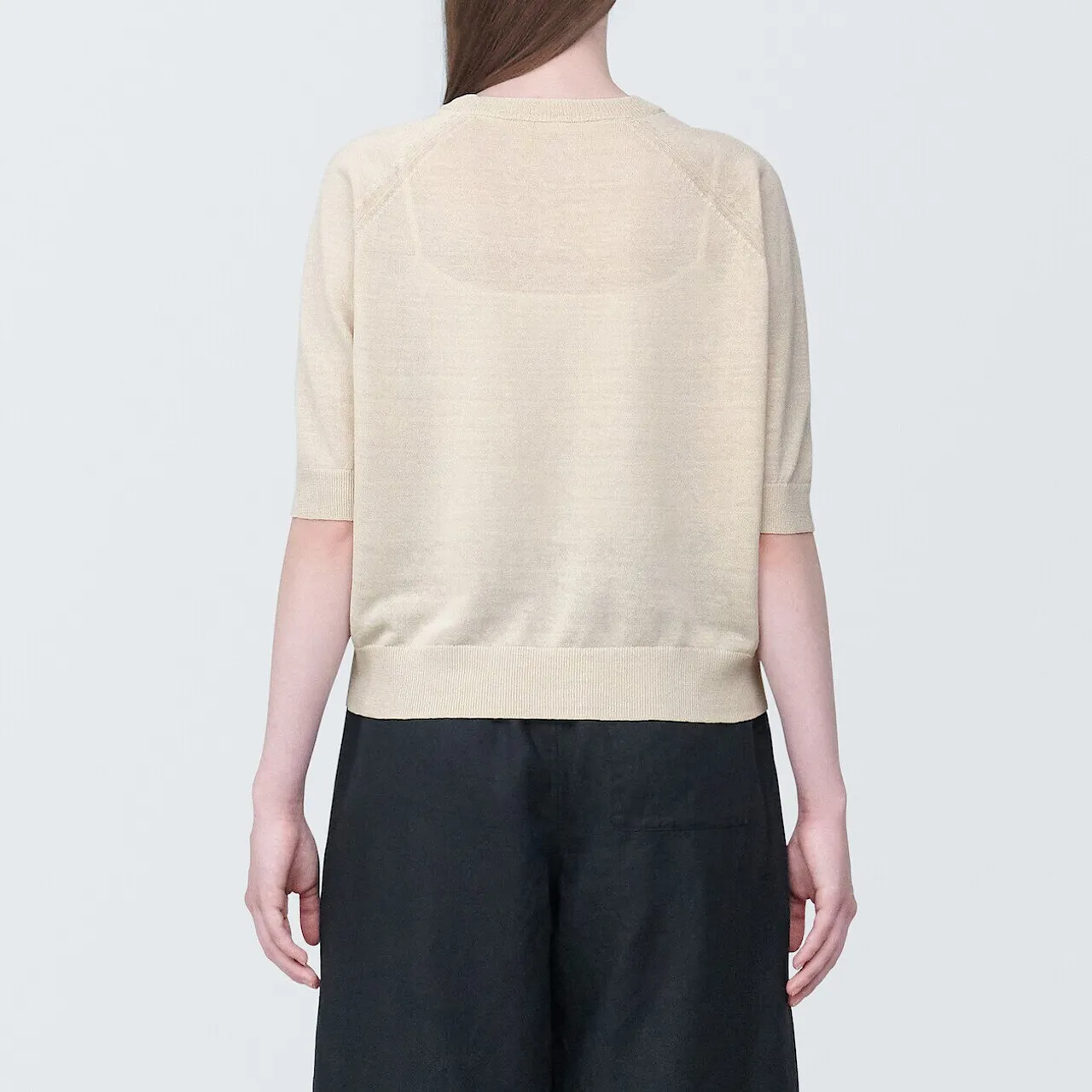 Maglione girocollo da donna in misto canapa.