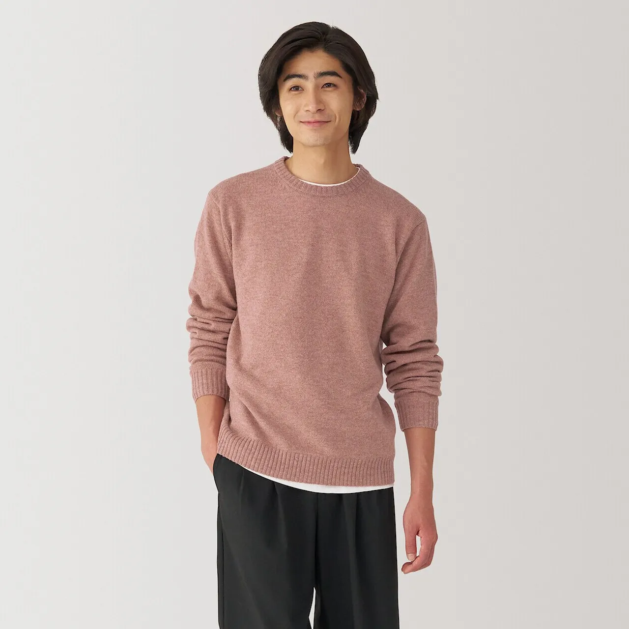 Maglione in lana a maglia media con collo rotondo per uomo